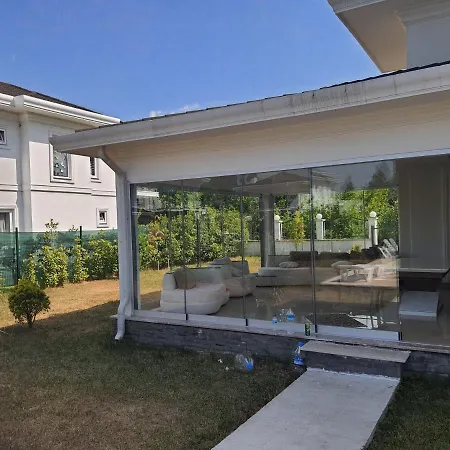 Swimming Pool Villa